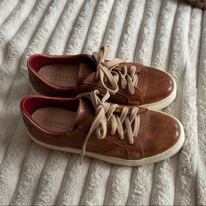 BED|STU Women’s Tan Leather Sneakers